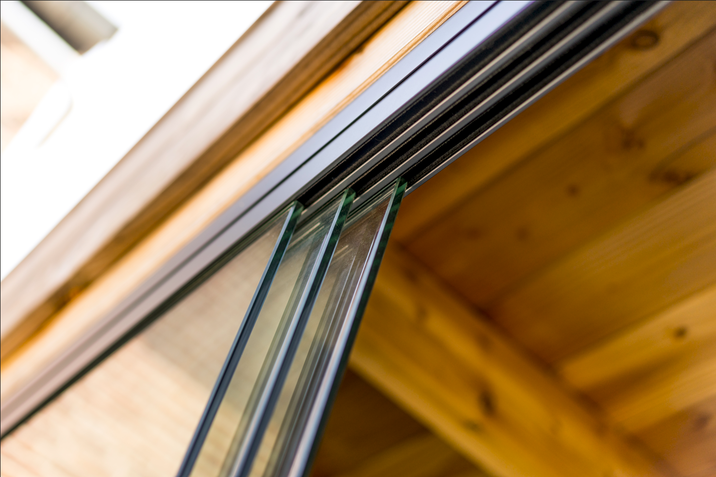 Dreispurige Glasschiebewand
