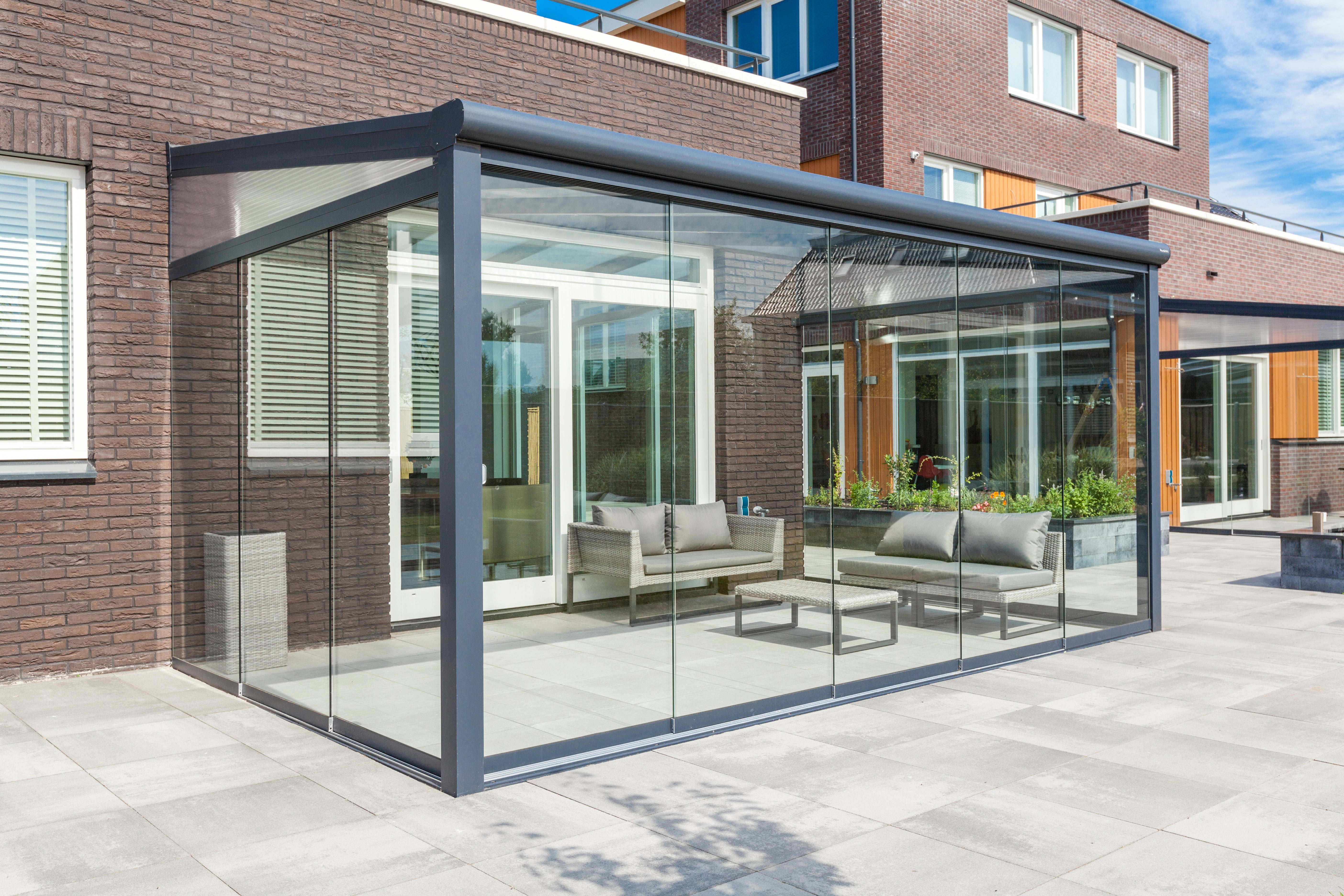 Moderne Glasschiebewände von ID Outdoor Living